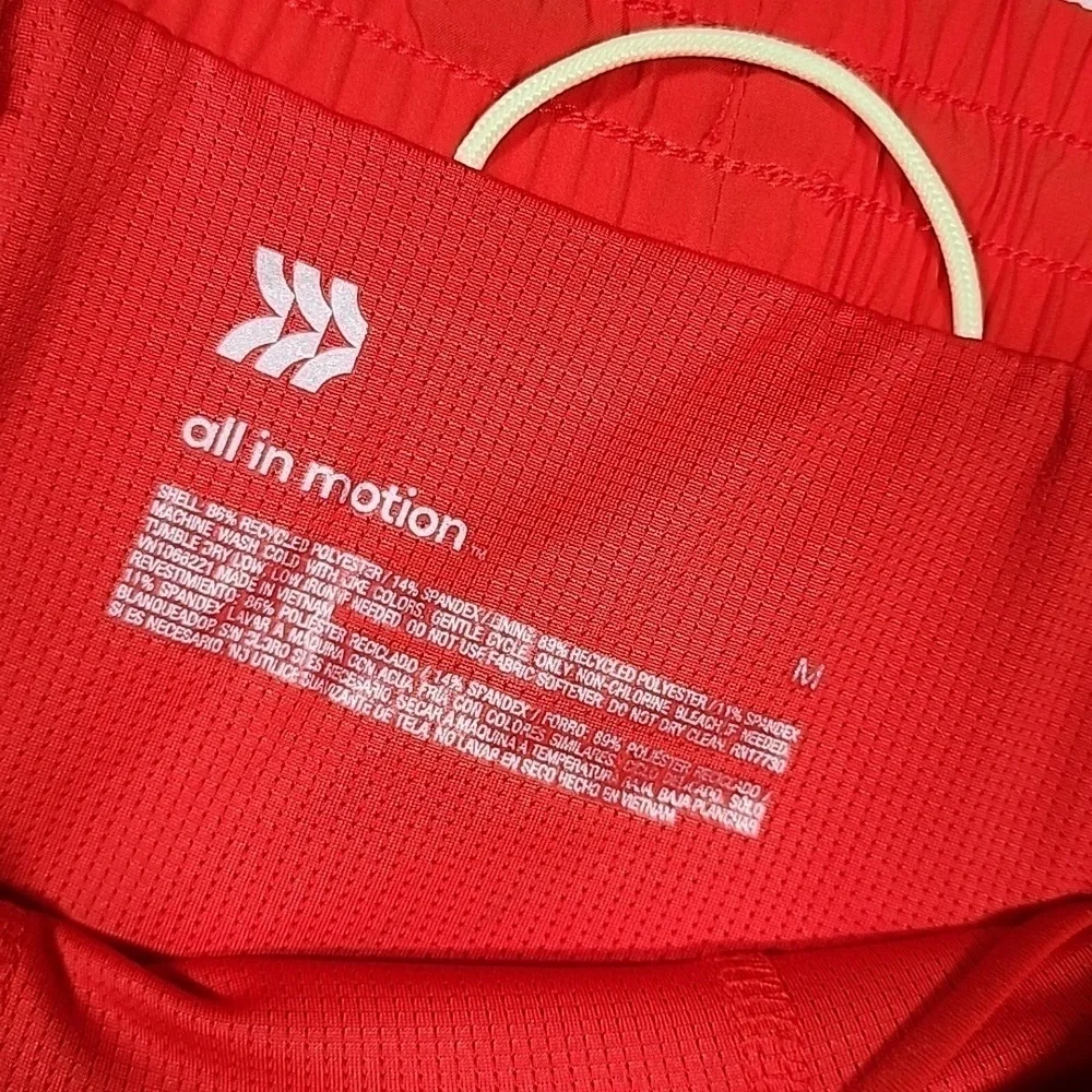 🧡 All in Motion short size M